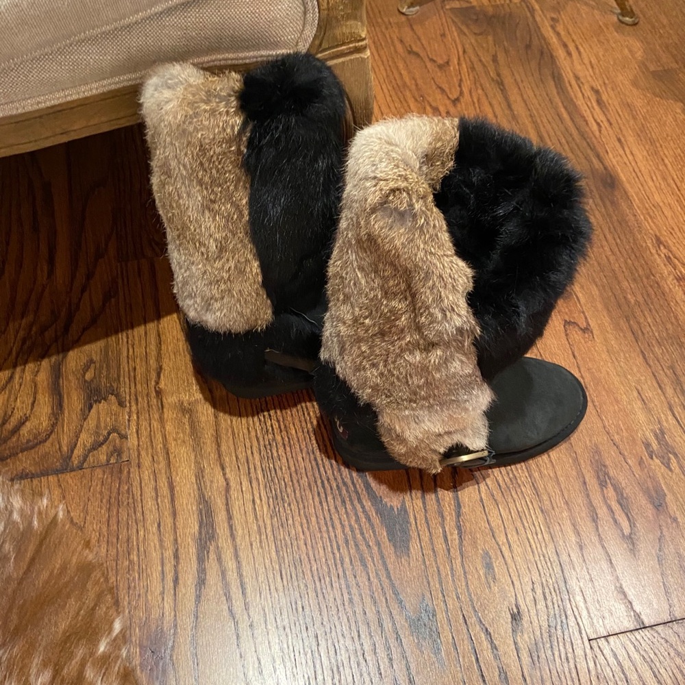 Mou fur boots Size 6 pre-owned but so pretty
